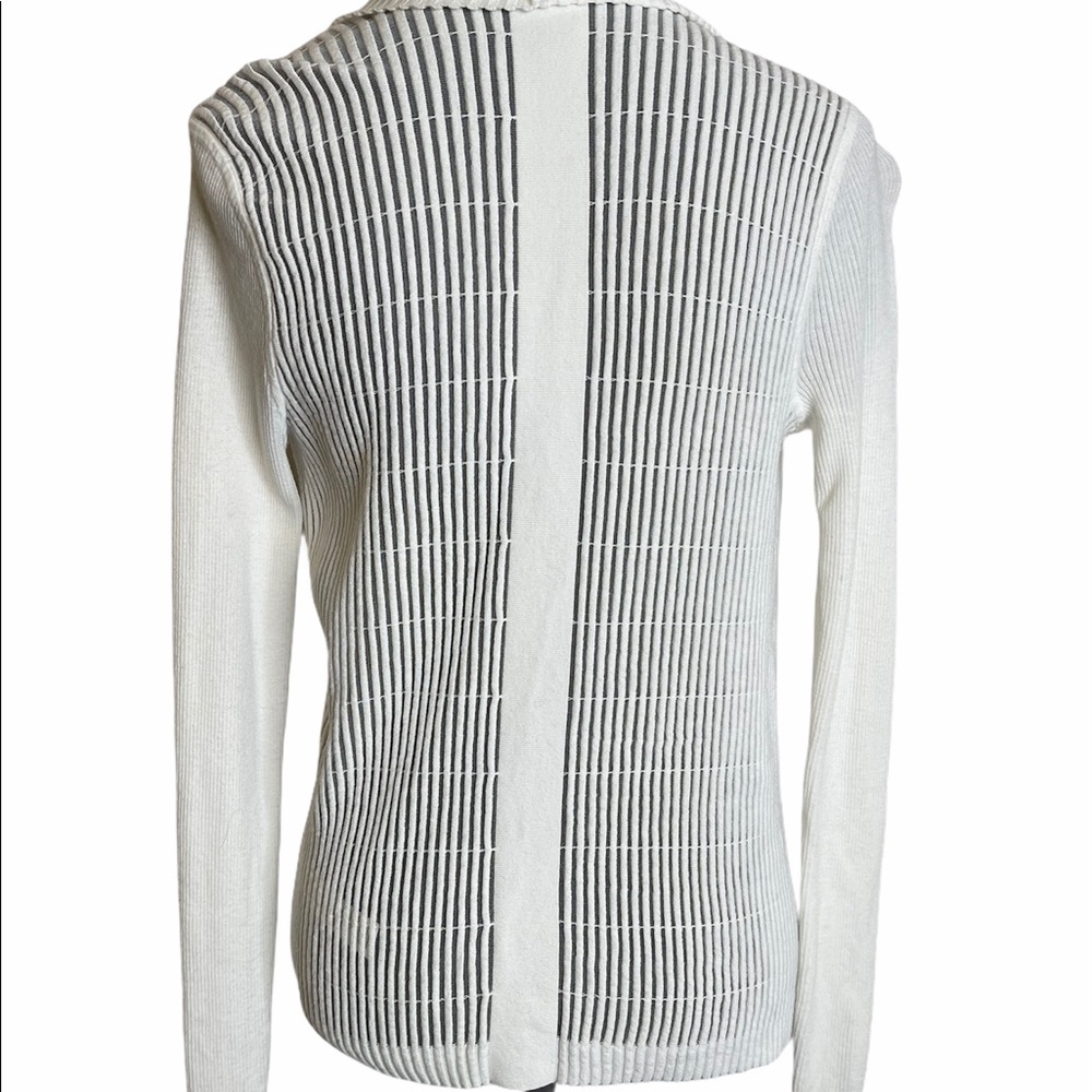 Cardigan - Picture 2 of 6